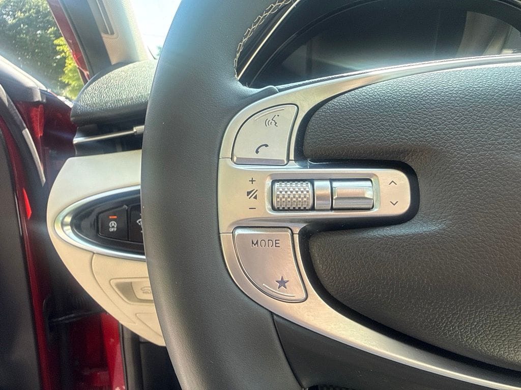 2025 GENESIS GV70 Standard - Photo 18