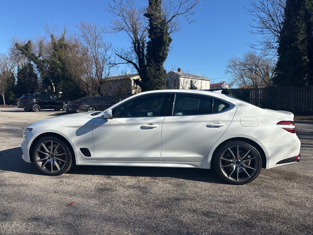 2025 GENESIS G70 Standard - Photo 7