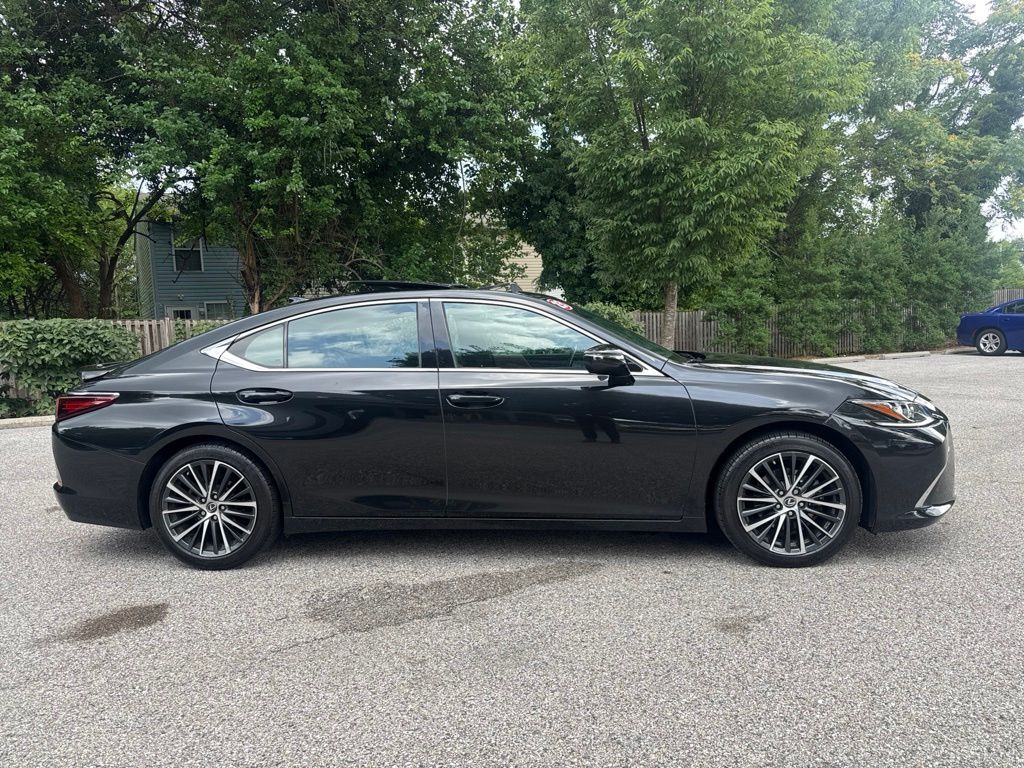 2023 Lexus ES 350 - Photo 11