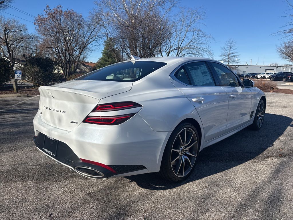 2025 GENESIS G70 Standard - Photo 10