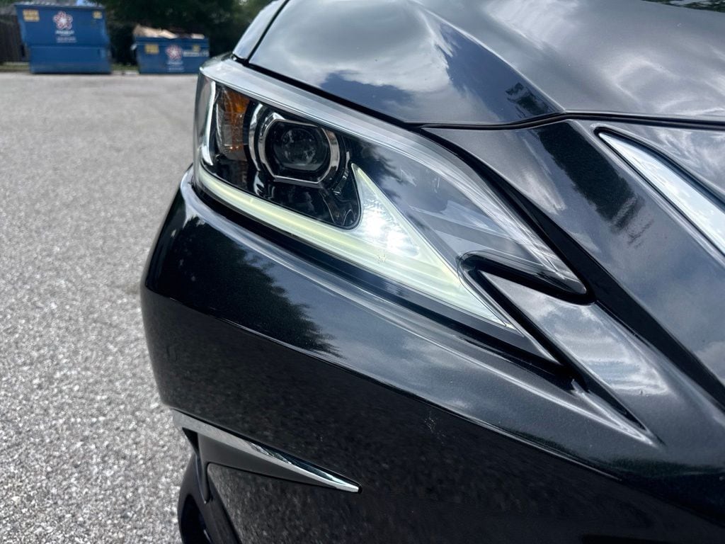 2023 Lexus ES 350 - Photo 38