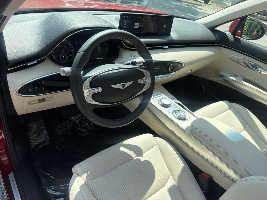2025 GENESIS GV70 Standard - Photo 15