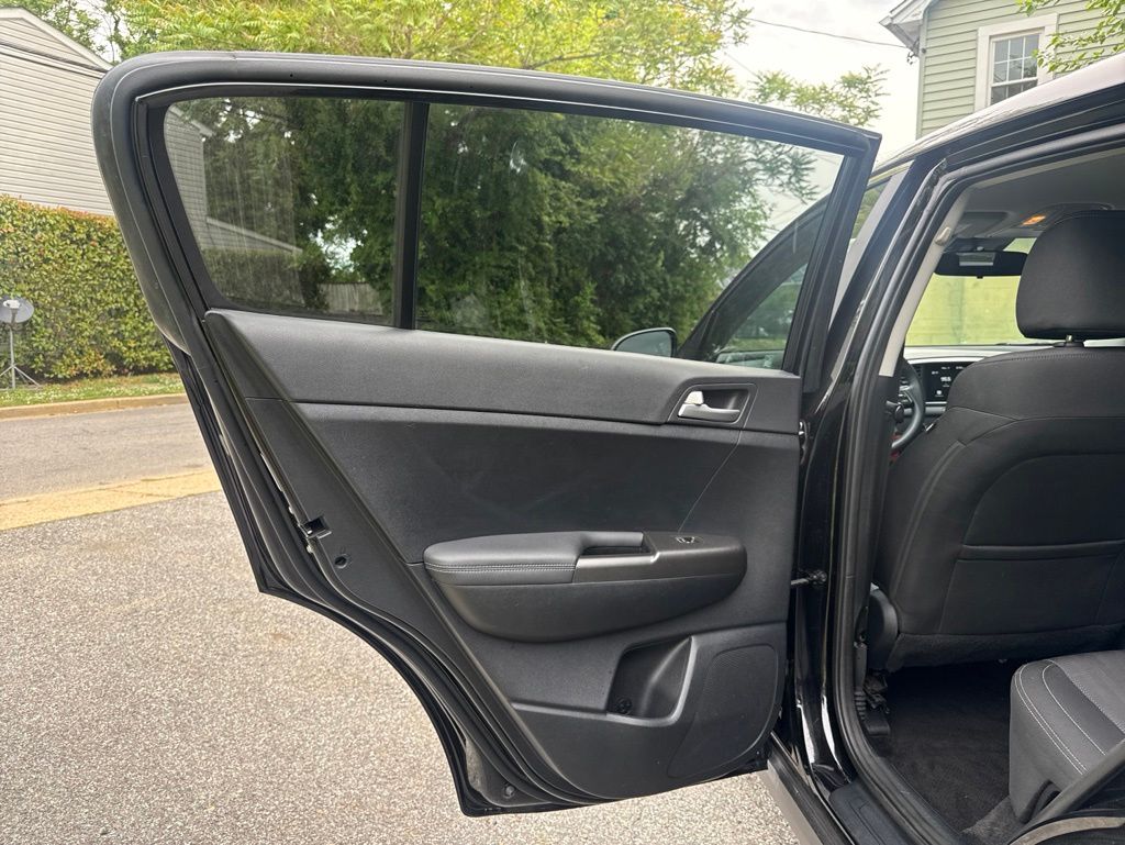 2022 Kia Sportage LX - Photo 23