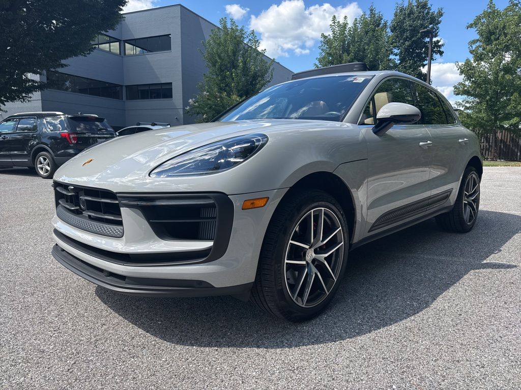 2024 Porsche Macan S photo 4