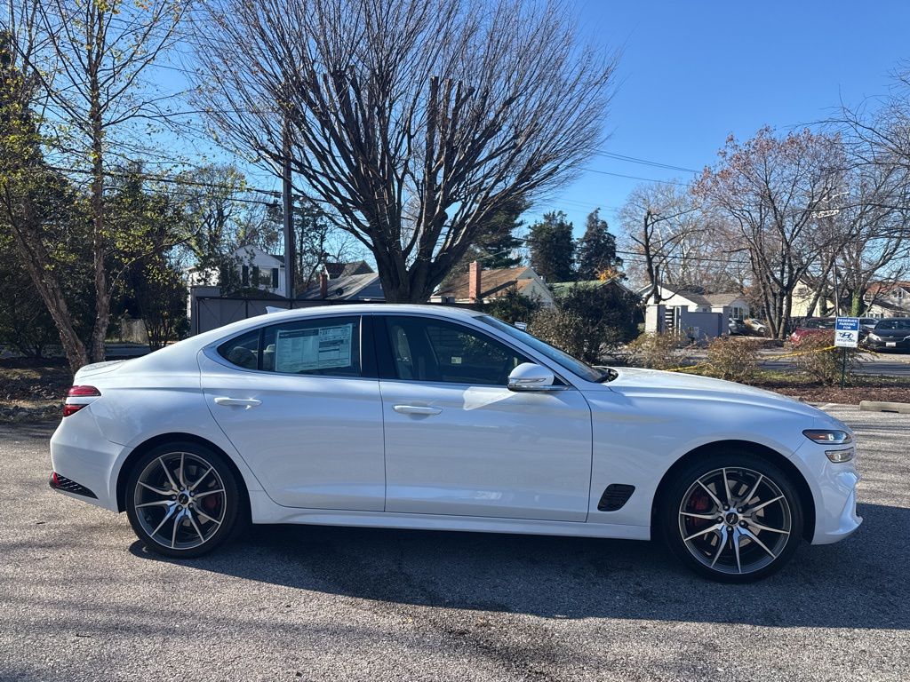 2025 GENESIS G70 Standard - Photo 11