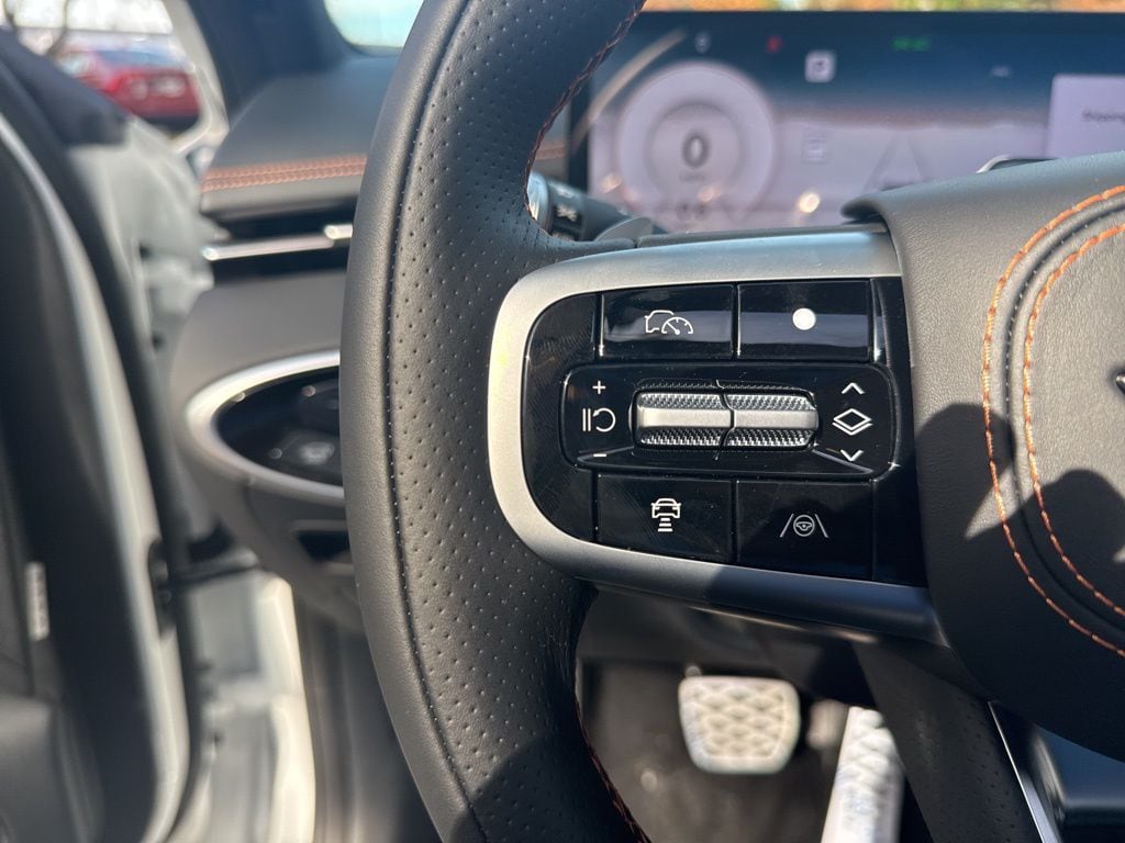 2026 GENESIS GV70 Sport Advanced - Photo 18
