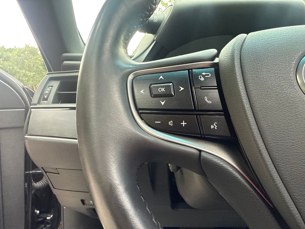 2023 Lexus ES 350 - Photo 18