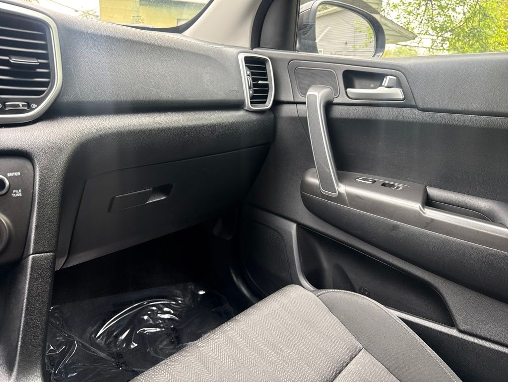 2022 Kia Sportage LX - Photo 22
