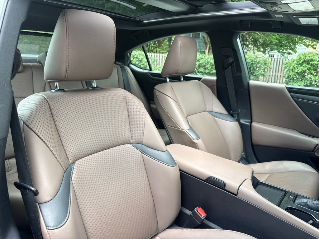2023 Lexus ES 350 - Photo 35