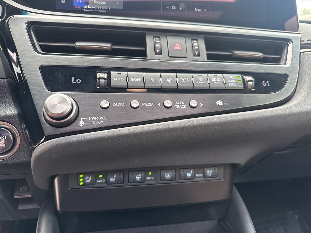 2025 Lexus ES 350 Ultra Luxury - Photo 22