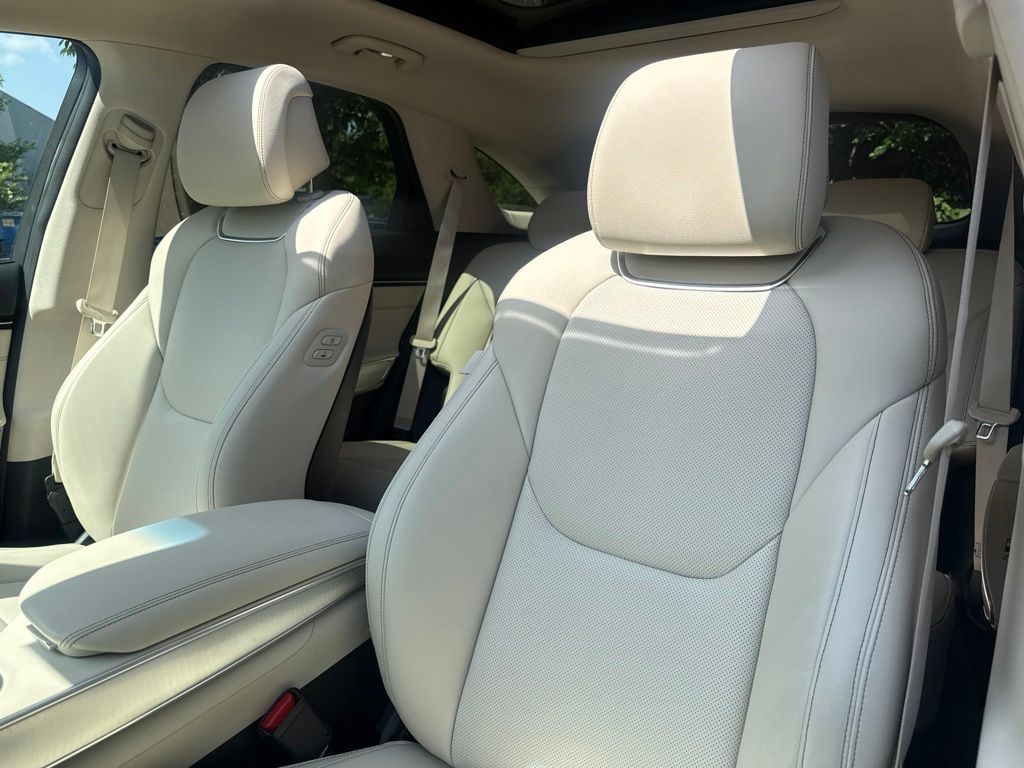 2025 GENESIS GV70 Standard - Photo 14