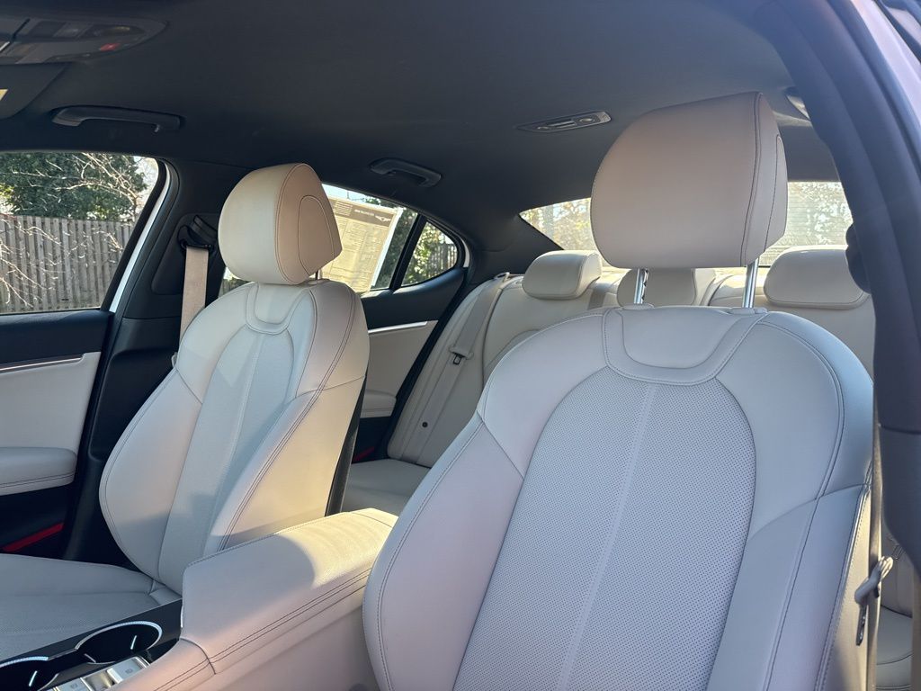 2025 GENESIS G70 Standard - Photo 14