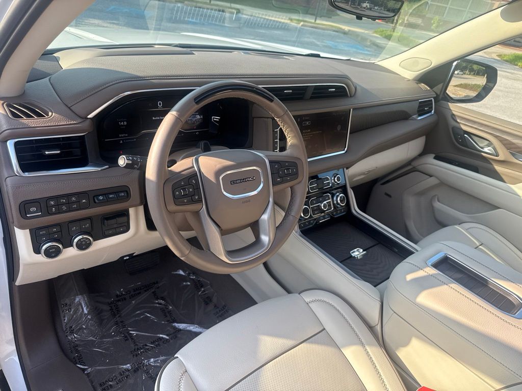 2024 GMC Yukon XL Denali - Photo 17