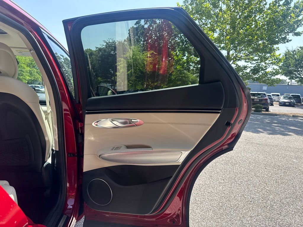 2025 GENESIS GV70 Standard - Photo 32