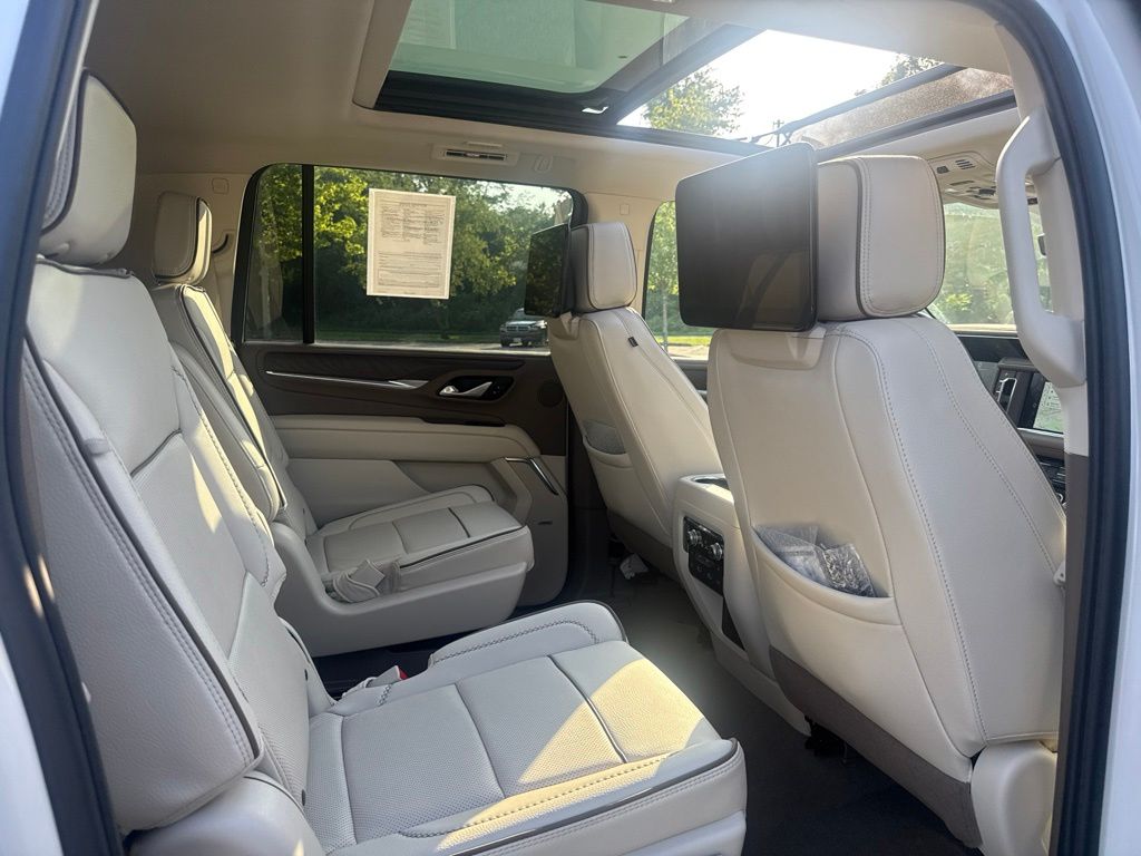 2024 GMC Yukon XL Denali - Photo 37