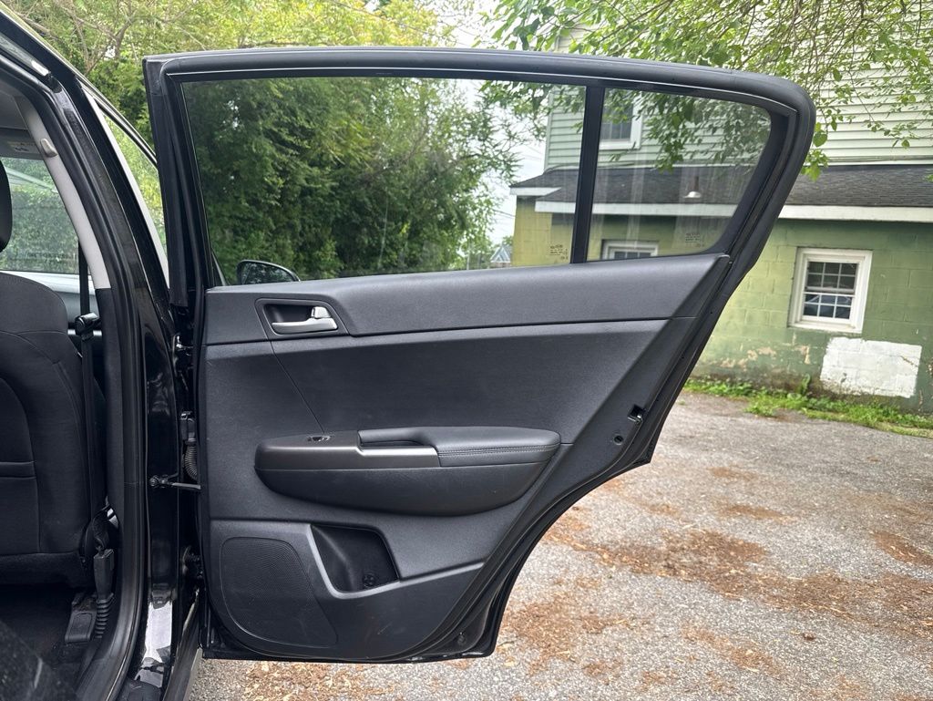 2022 Kia Sportage LX - Photo 30