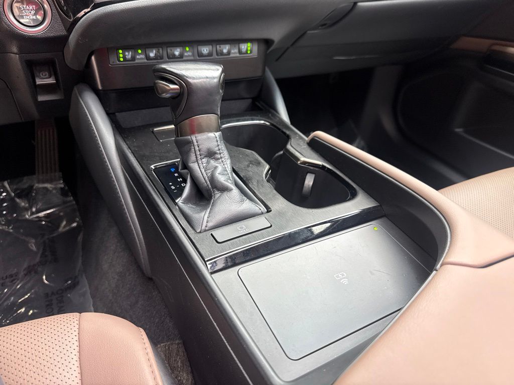 2023 Lexus ES 350 - Photo 23