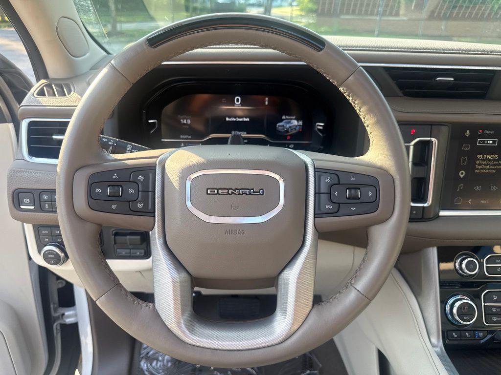 2024 GMC Yukon XL Denali - Photo 18