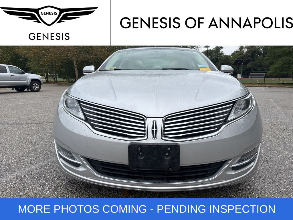 2013 Lincoln MKZ Base photo 2
