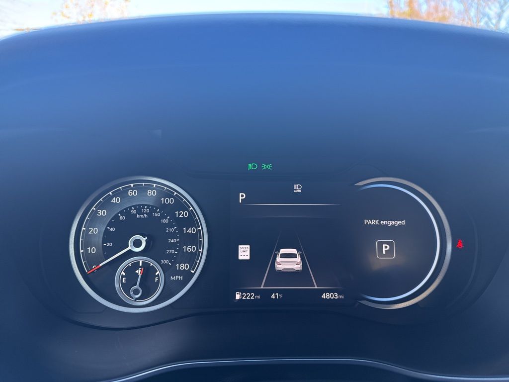 2025 GENESIS G70 Standard - Photo 19