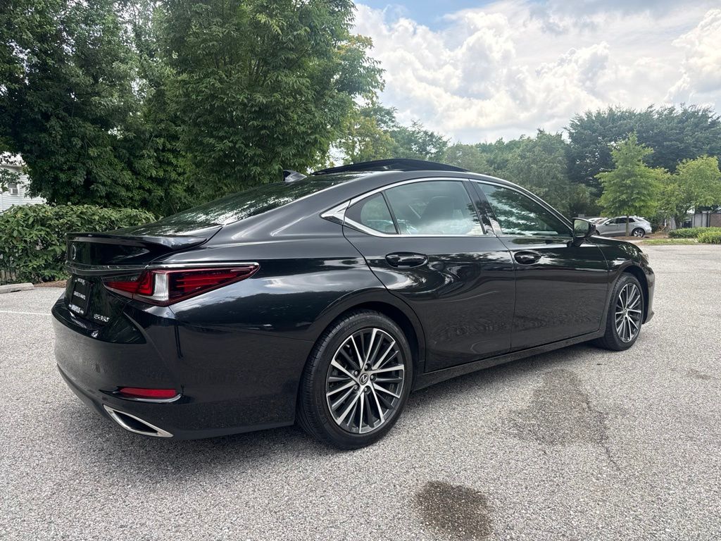 2023 Lexus ES 350 - Photo 10