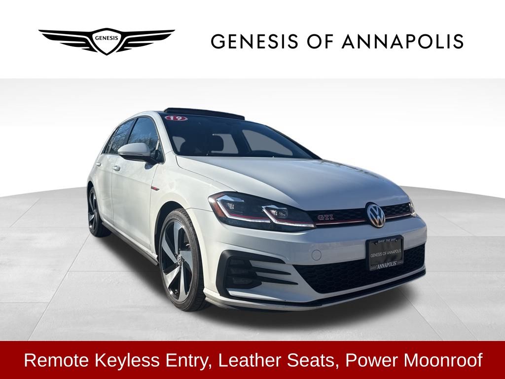 2019 Volkswagen Golf GTI SE's photo