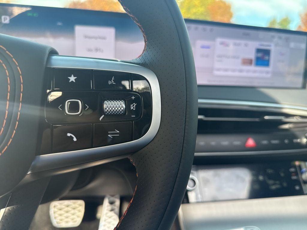 2026 GENESIS GV70 Sport Advanced - Photo 17