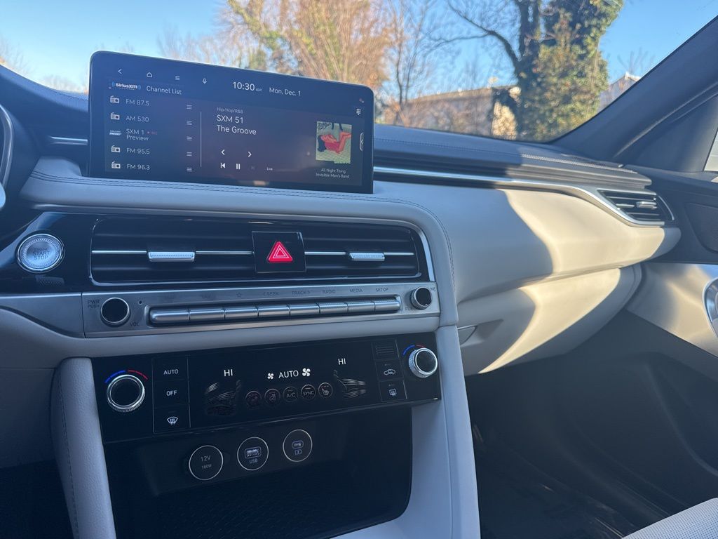 2025 GENESIS G70 Standard - Photo 20