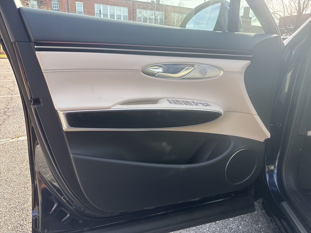 2026 GENESIS GV70 Standard - Photo 13