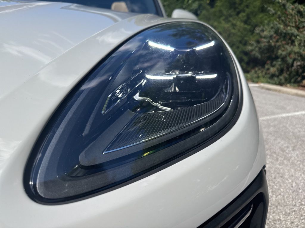 2024 Porsche Macan S photo 3