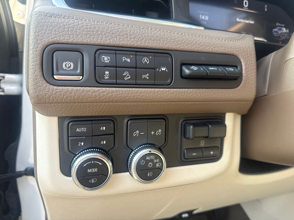 2024 GMC Yukon XL Denali - Photo 16
