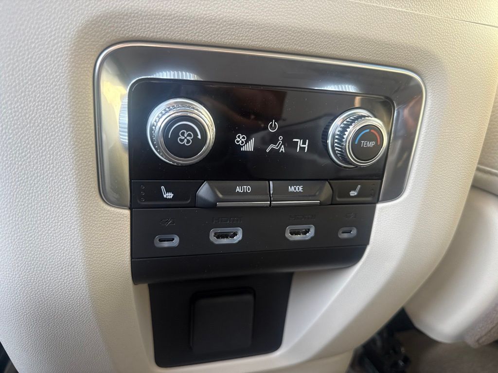 2024 GMC Yukon XL Denali - Photo 32