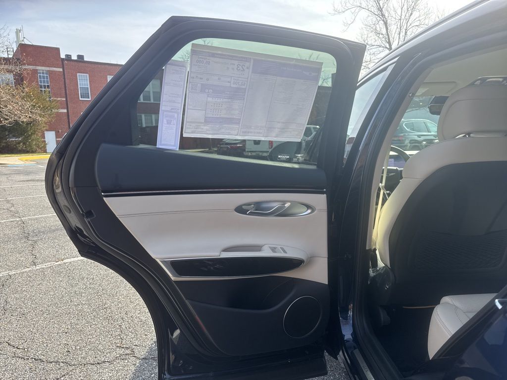 2026 GENESIS GV70 Standard - Photo 24