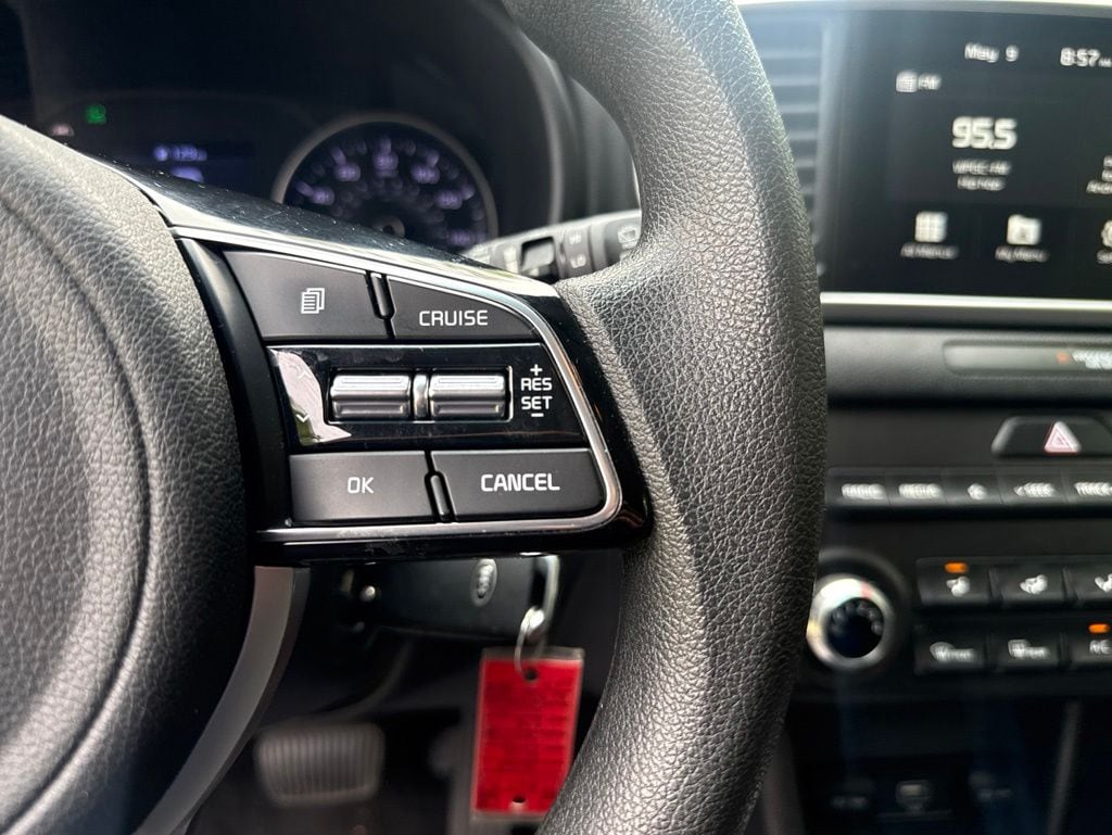 2022 Kia Sportage LX - Photo 16
