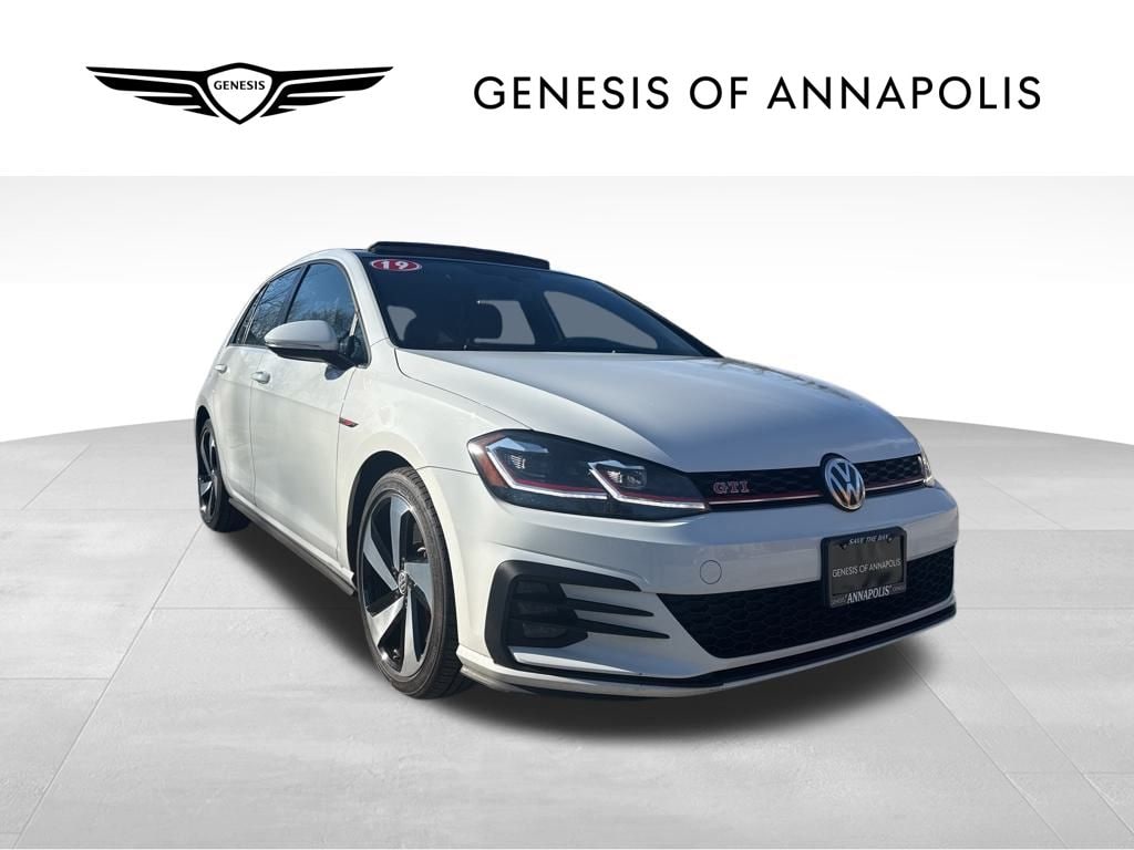 2019 Volkswagen Golf GTI SE's photo