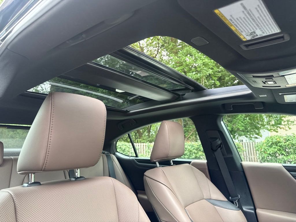2023 Lexus ES 350 - Photo 36