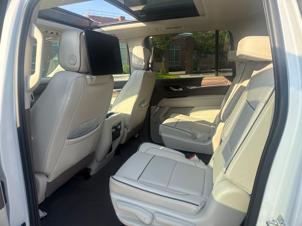 2024 GMC Yukon XL Denali - Photo 30