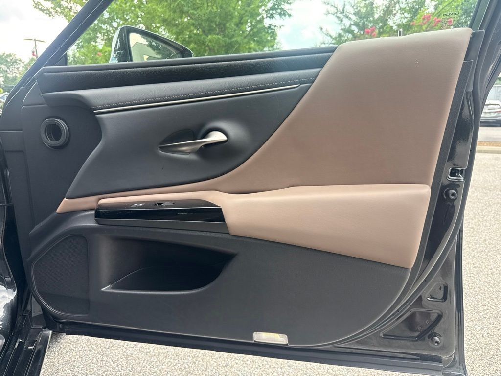 2023 Lexus ES 350 - Photo 33
