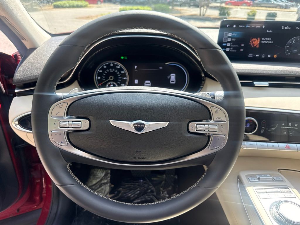 2025 GENESIS GV70 Standard - Photo 16