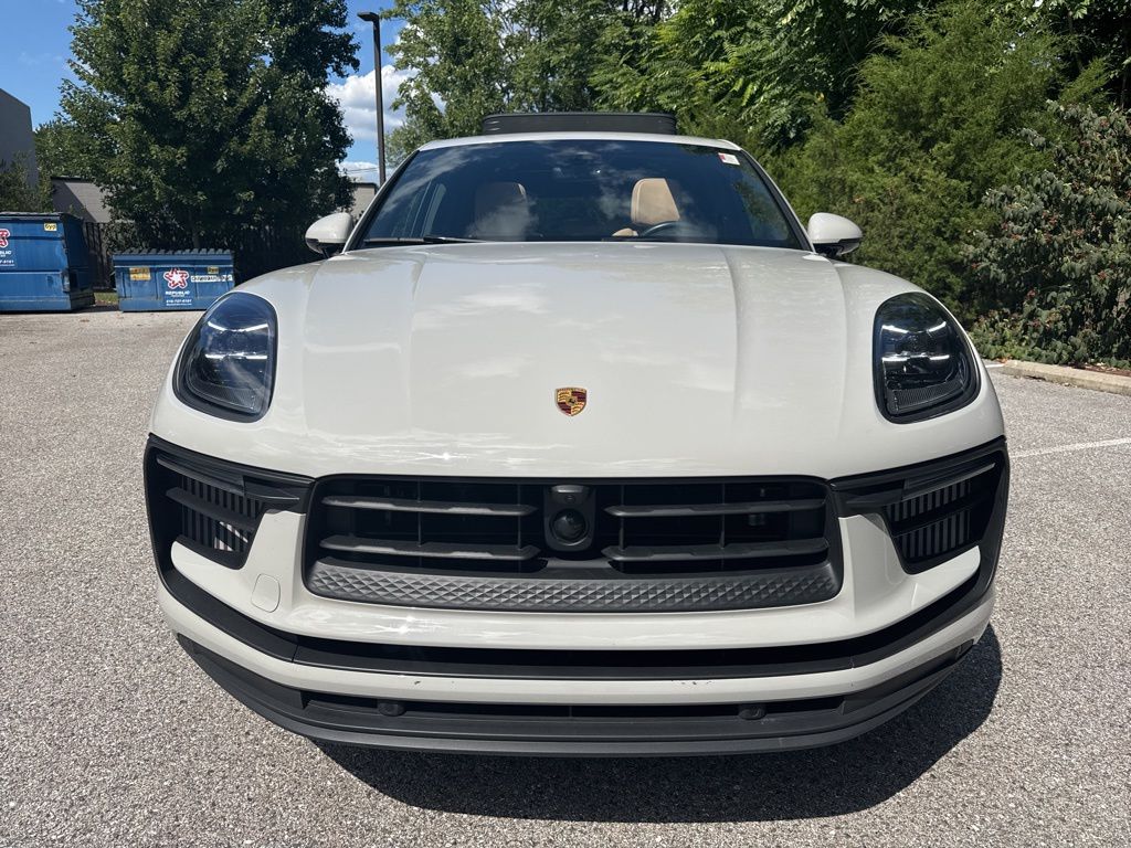 2024 Porsche Macan S photo 2