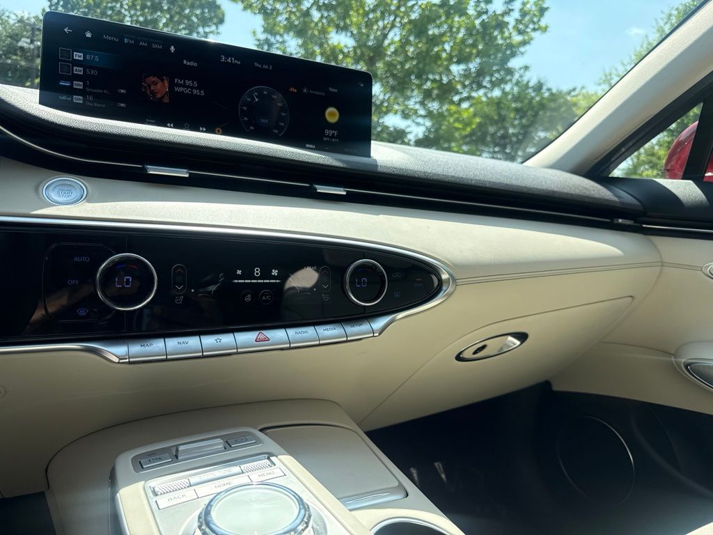 2025 GENESIS GV70 Standard - Photo 20