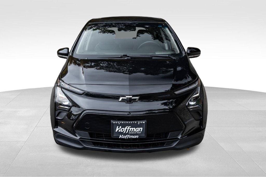 Used 2023 Chevrolet Bolt EV 2LT with VIN 1G1FX6S06P4207252 for sale in Simsbury, CT