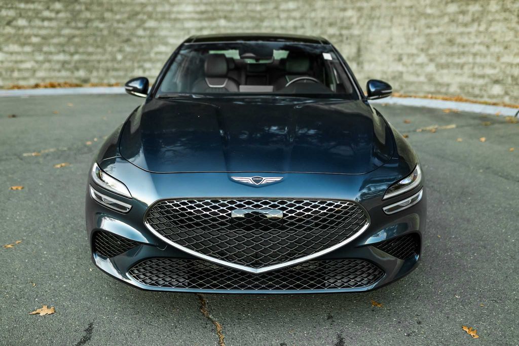 2024 Genesis G70 2.5T photo 2