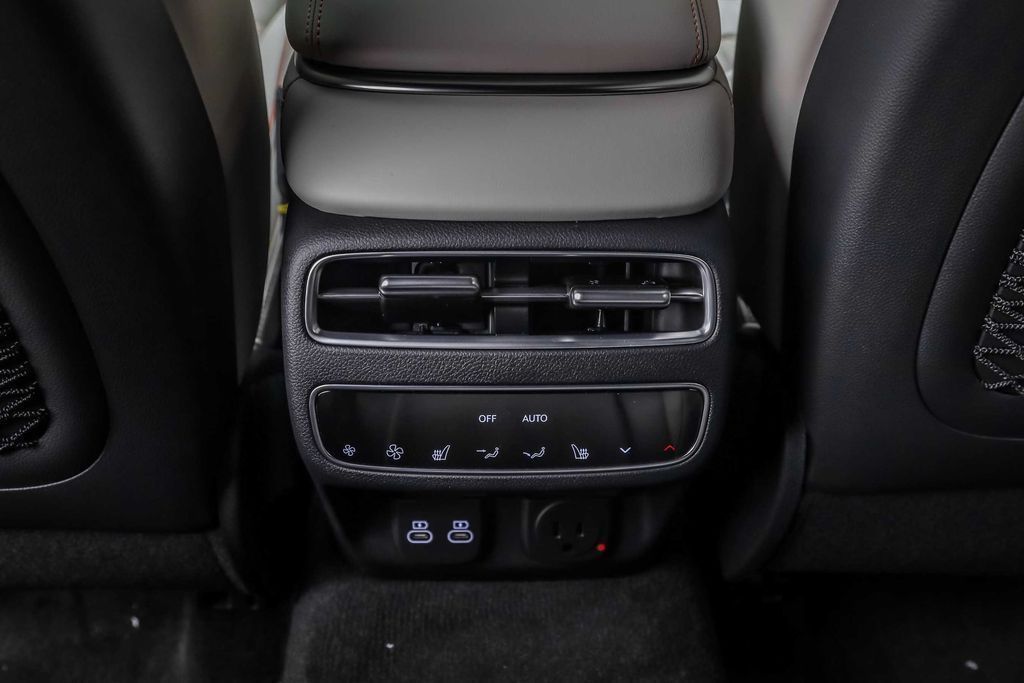 2026 GENESIS GV70 Sport Prestige - Photo 10