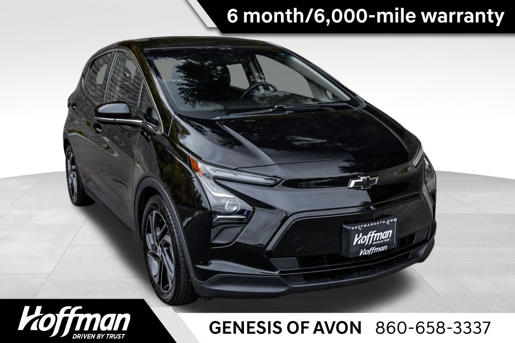 Used 2023 Chevrolet Bolt EV 2LT with VIN 1G1FX6S06P4207252 for sale in Simsbury, CT