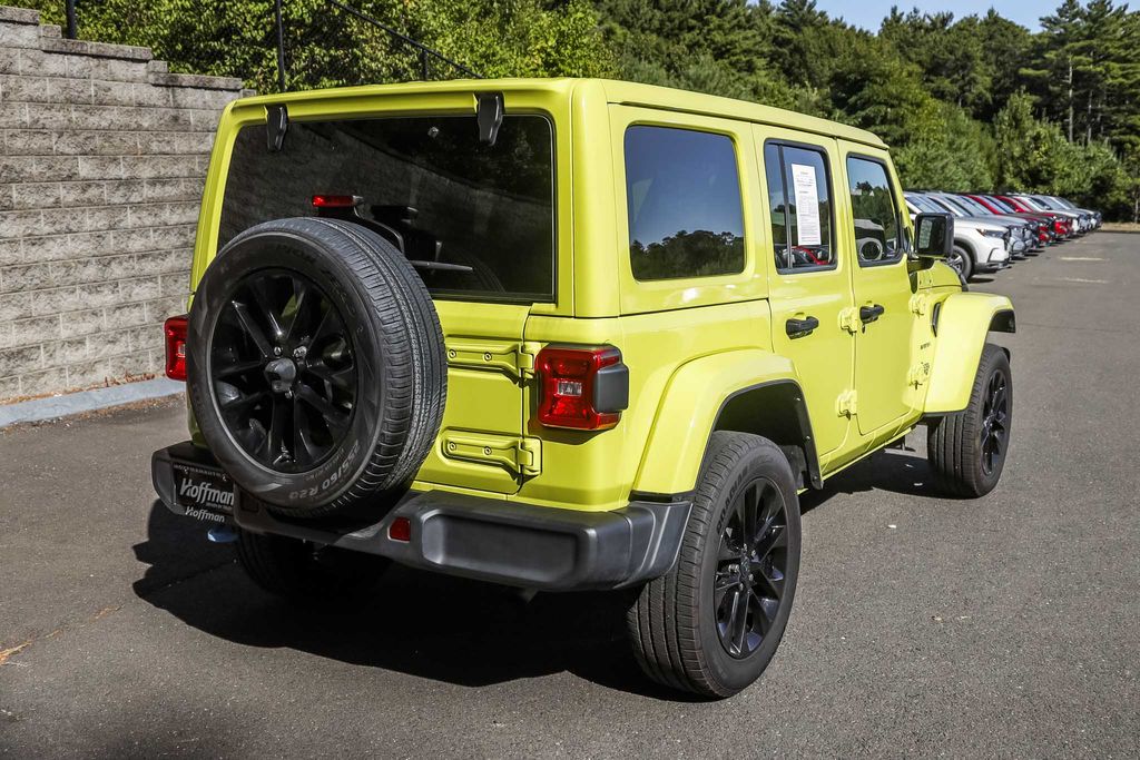 2024 Jeep Wrangler Sahara 4xe photo 4