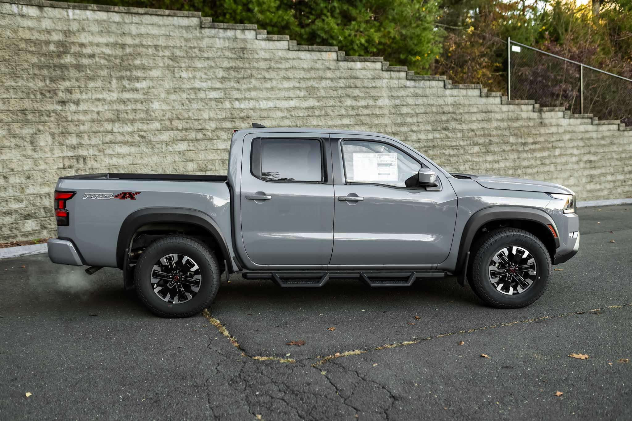 2024 Nissan Frontier PRO-4X photo 3