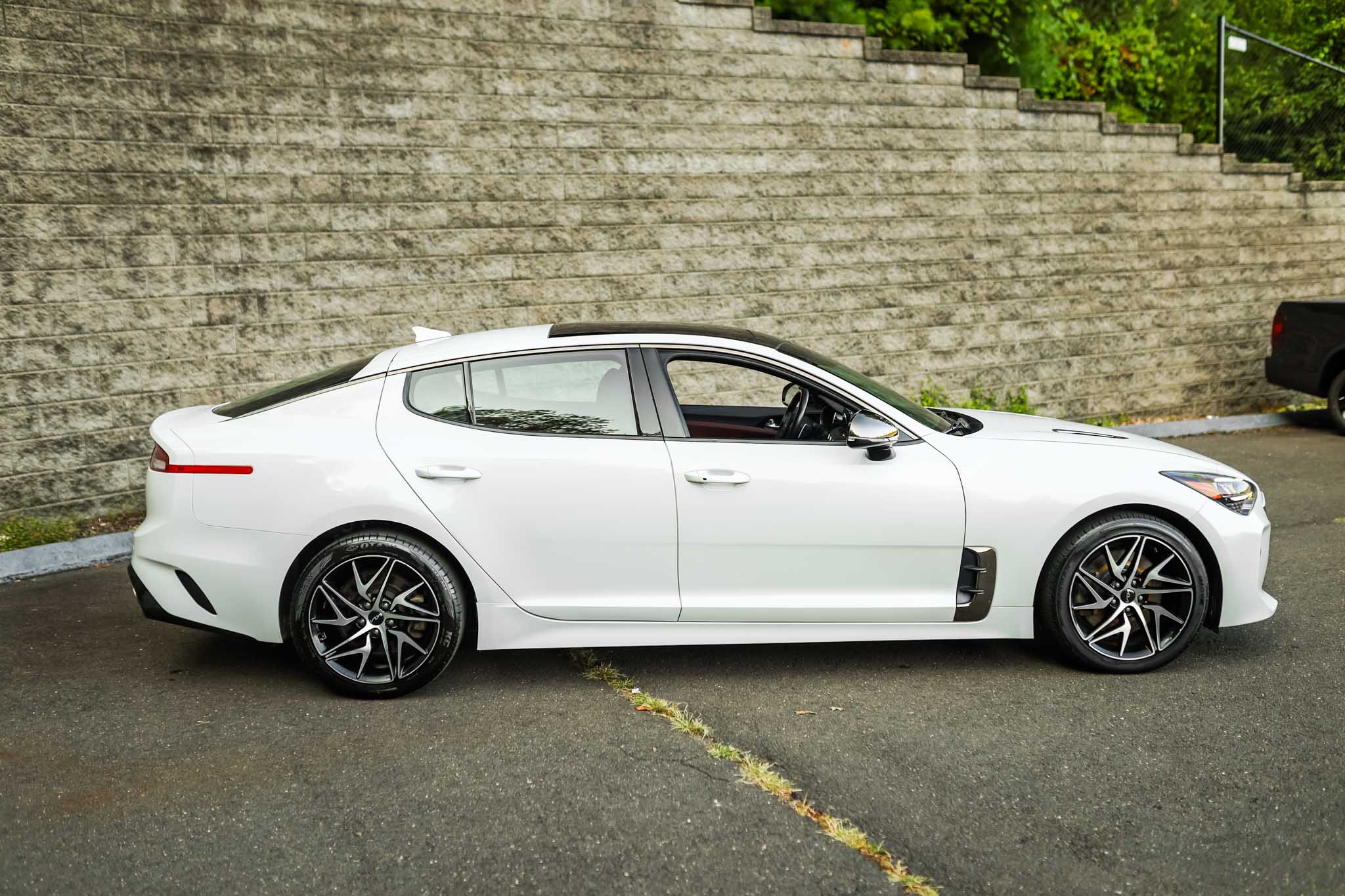 2022 Kia Stinger GT-Line photo 3