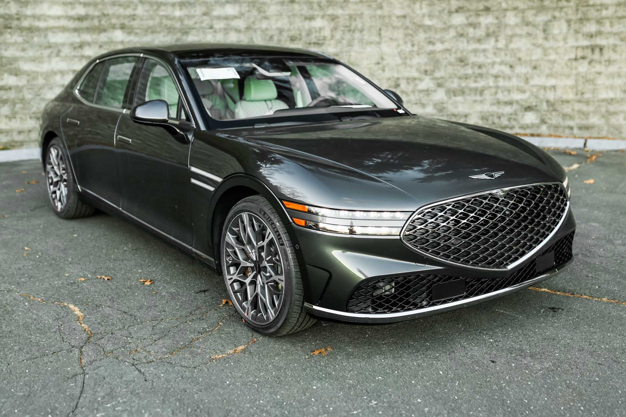 2026 GENESIS G90 Base's photo