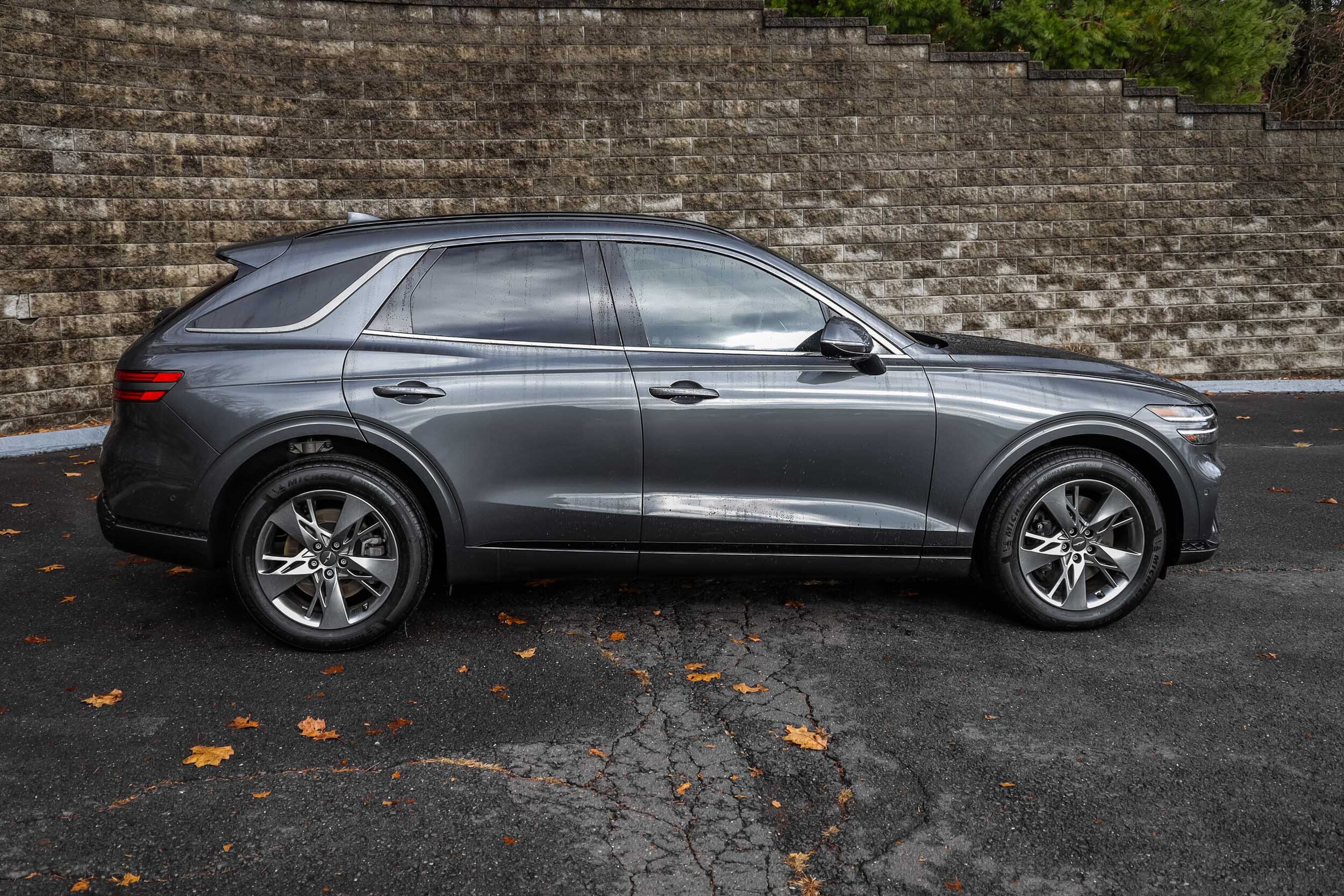 2022 Genesis GV70 3.5T Sport photo 3